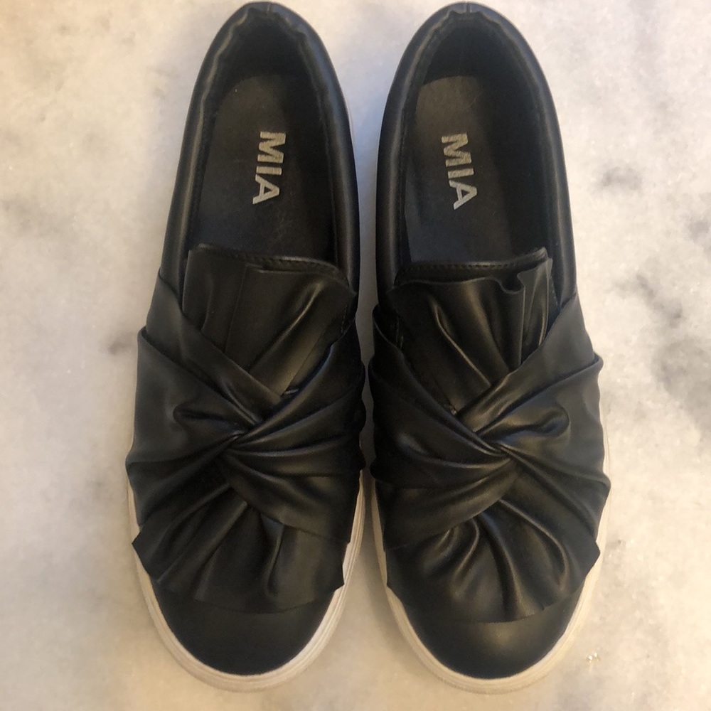 Mia Sheridan Leather Slip on